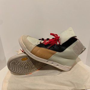 Vael Borg Mid Size 9.5 (rare)